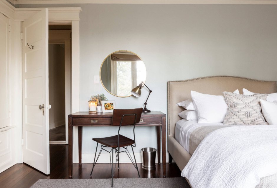 Зеркало в спальне