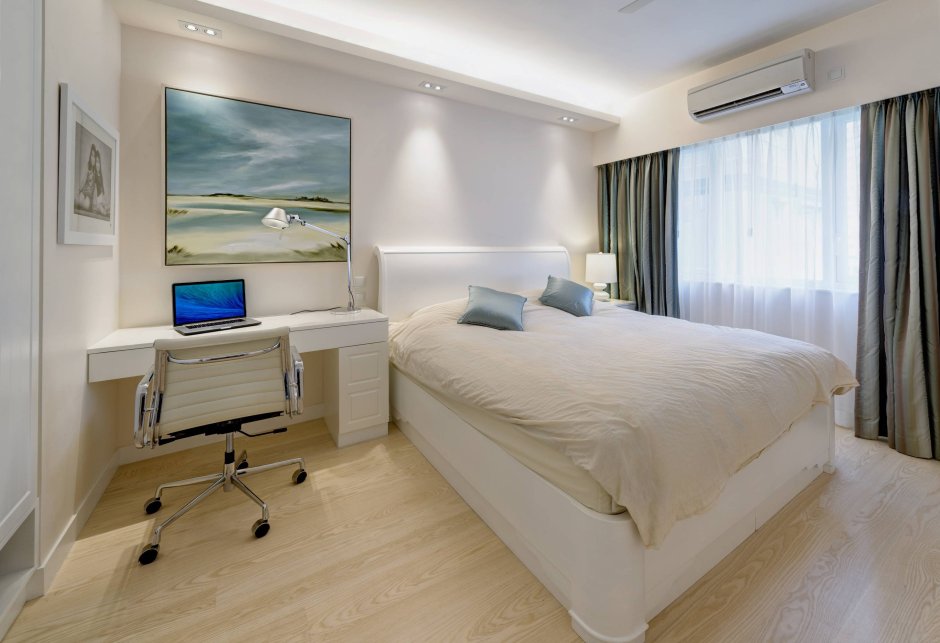 Маленькая спальня с рабочим местом