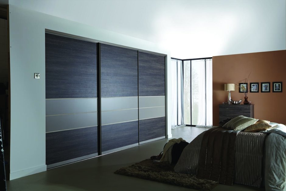 Шкаф купе серого цвета