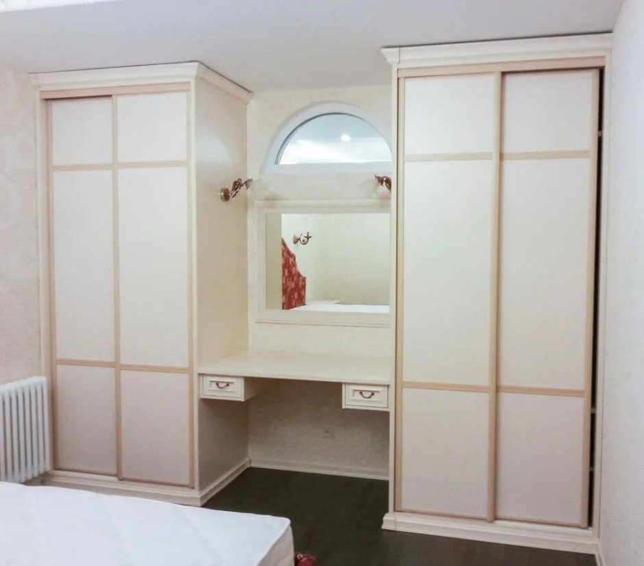 Шкаф с трюмо в спальню