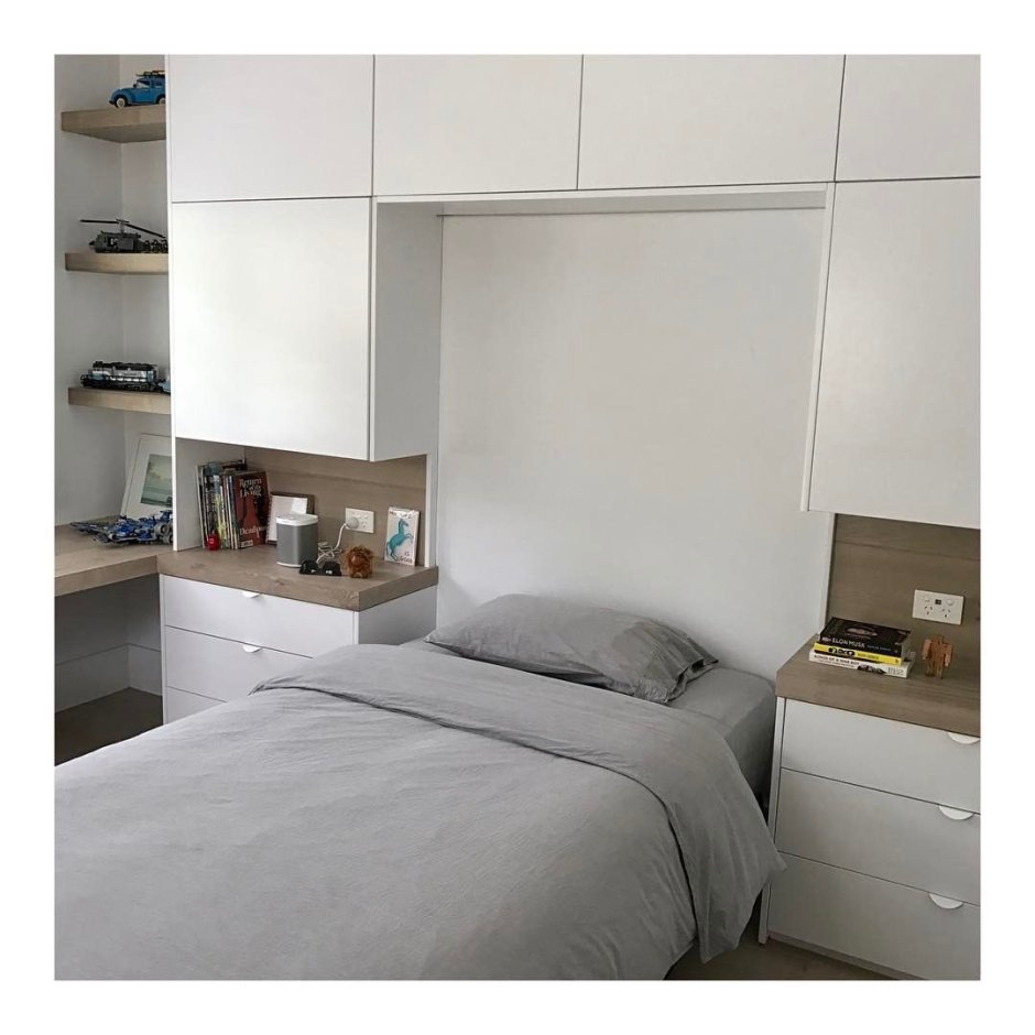 БЕСТО икеа над кроватью