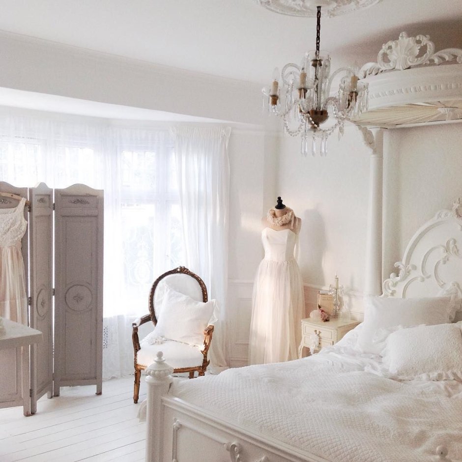 Спашь5я в светлых тонах