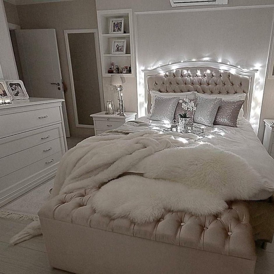 Белая спальня