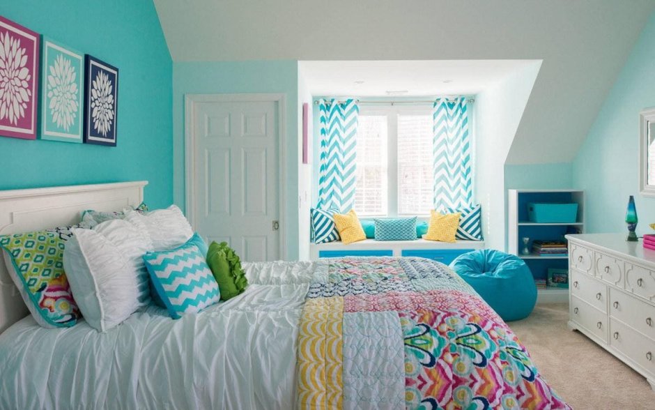 Детская в бело бирюзовых тонах