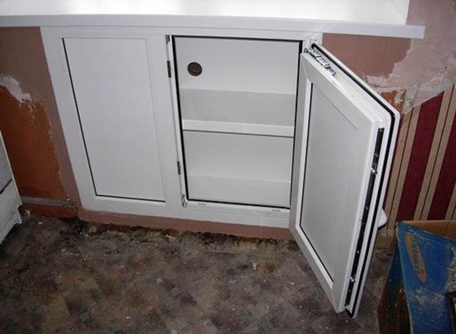 Кухонные шкафы под подоконником