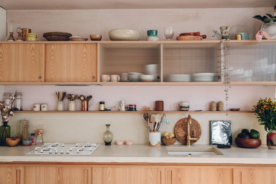 Кухни с полками