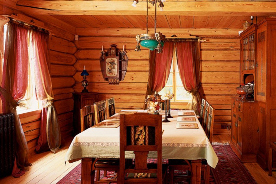 Старинная спальня в деревенском доме