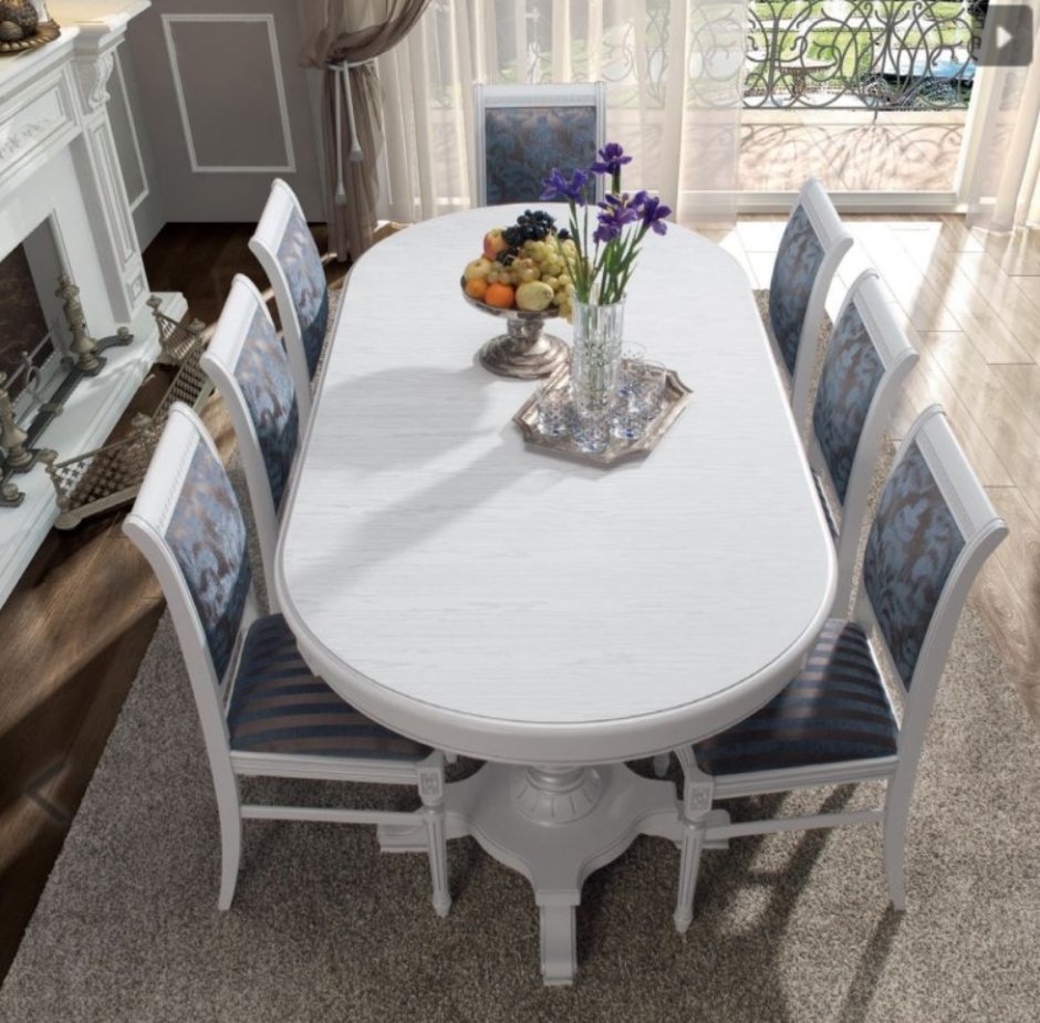 белый кухонный стол в интерьере