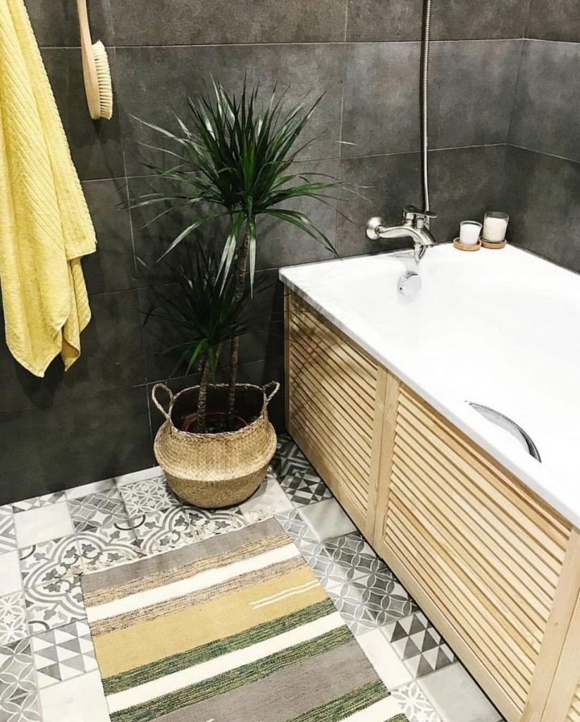 Экран для ванны из дерева