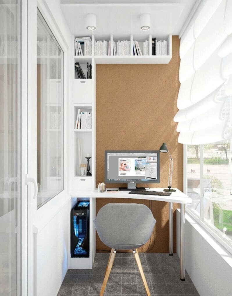 Письменный стол на лоджии