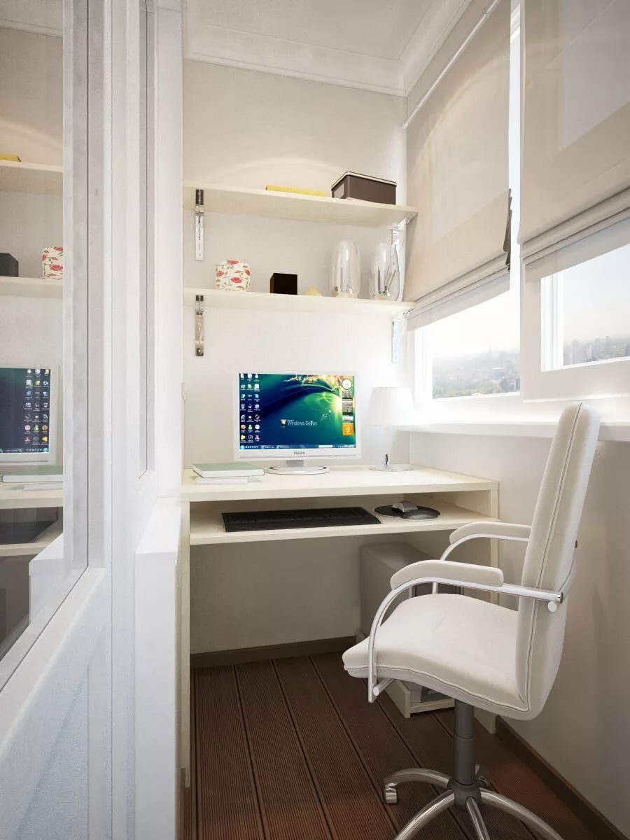 Подоконник стол на балконе