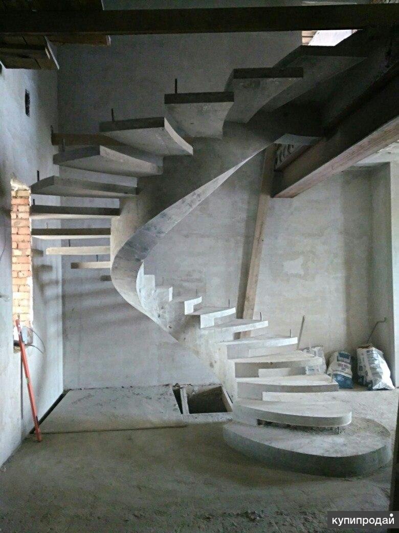 Бетонная спиральная лестница