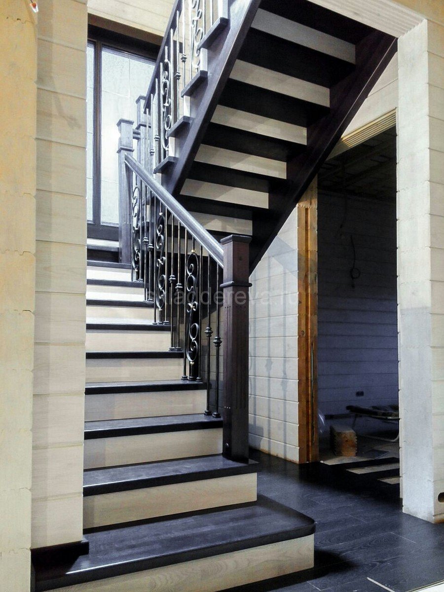 Мансардная лестница двухмаршевая