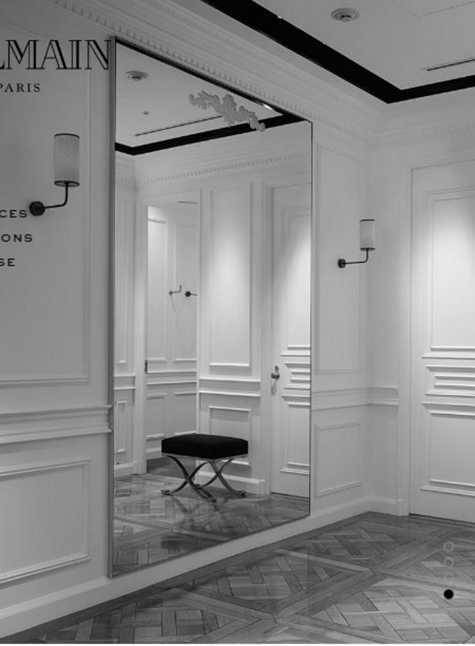 Молдинги в коридоре