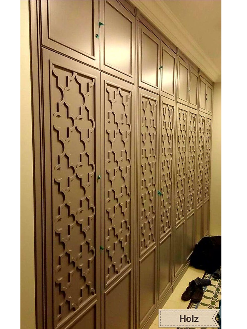 Двери купе с перфорацией