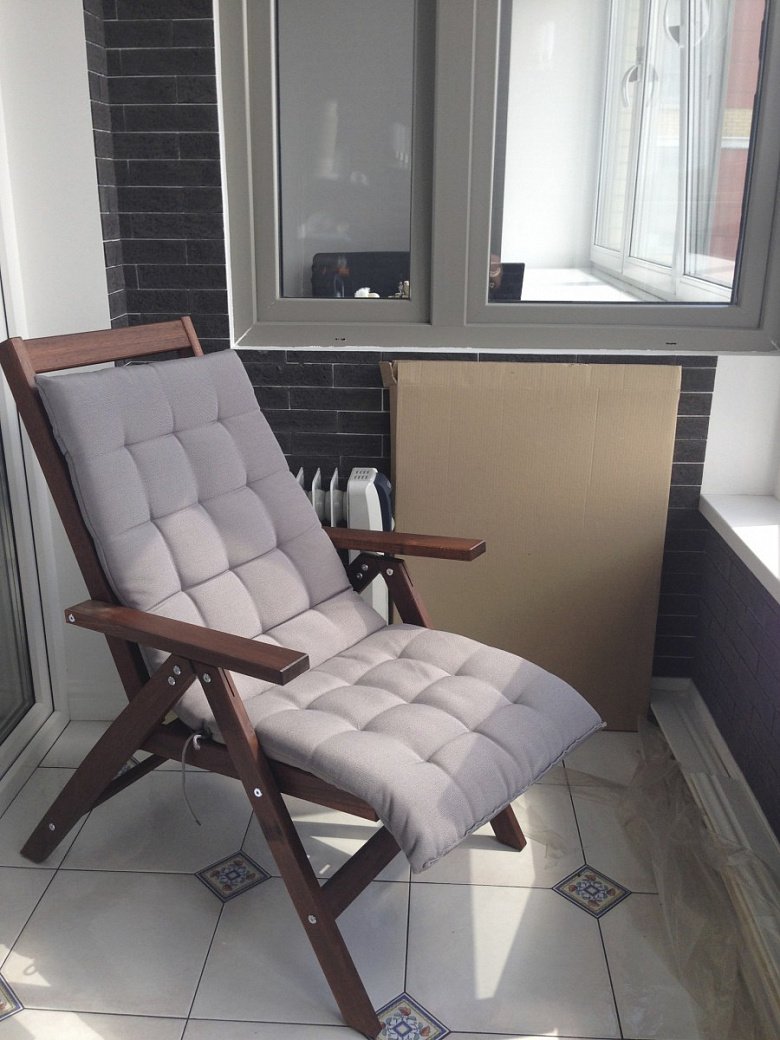 Удобное кресло на балкон