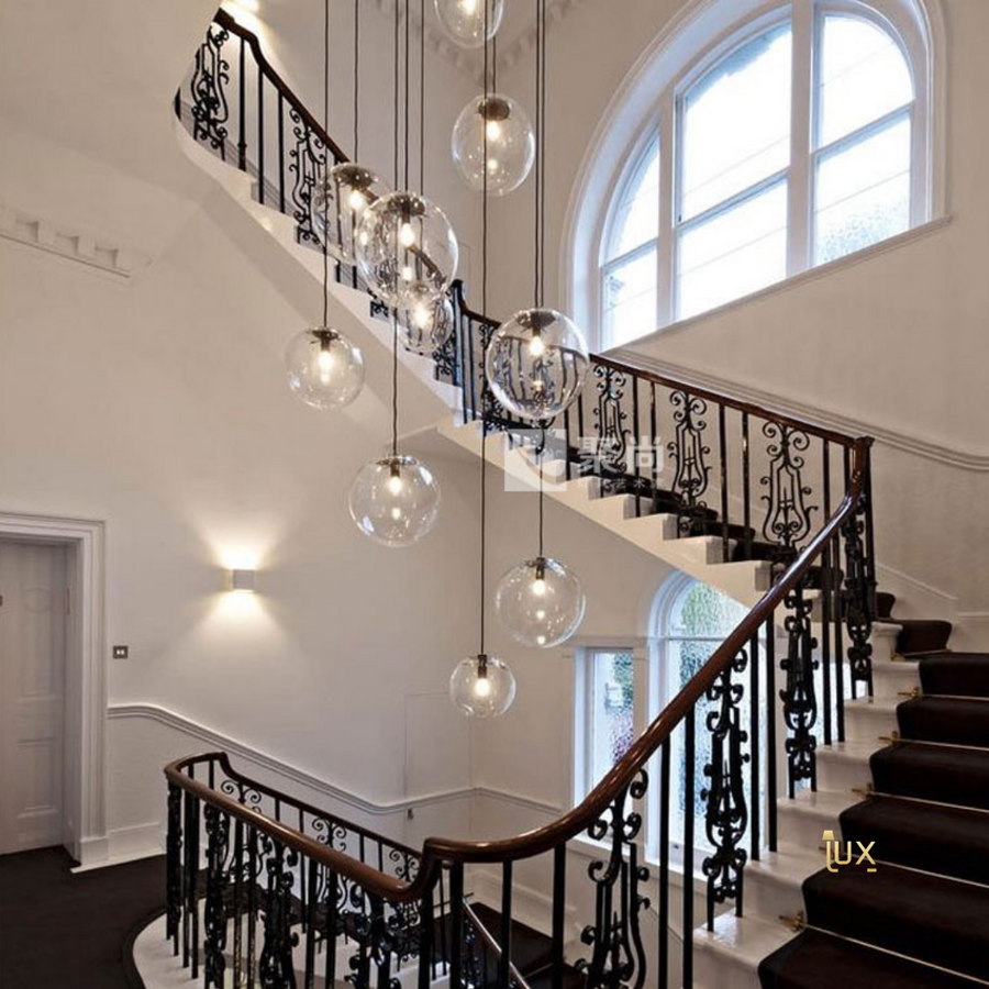Люстра на лестницу