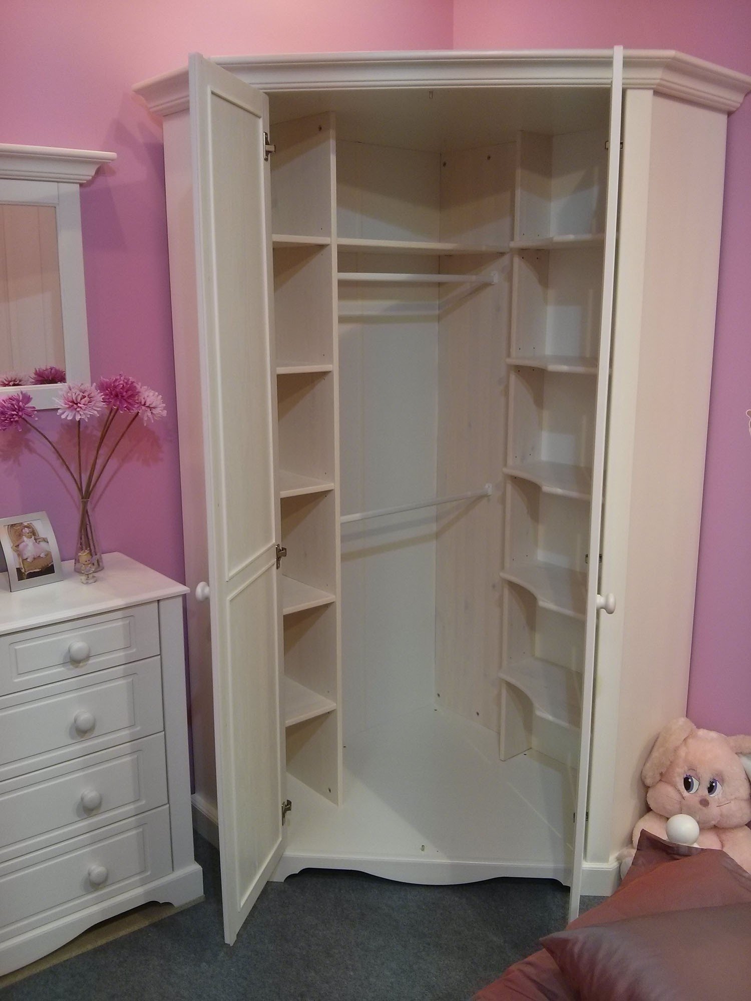встроенный угловой шкаф в детскую комнату