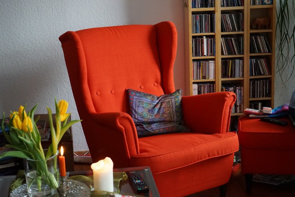Удобное кресло в гостиную