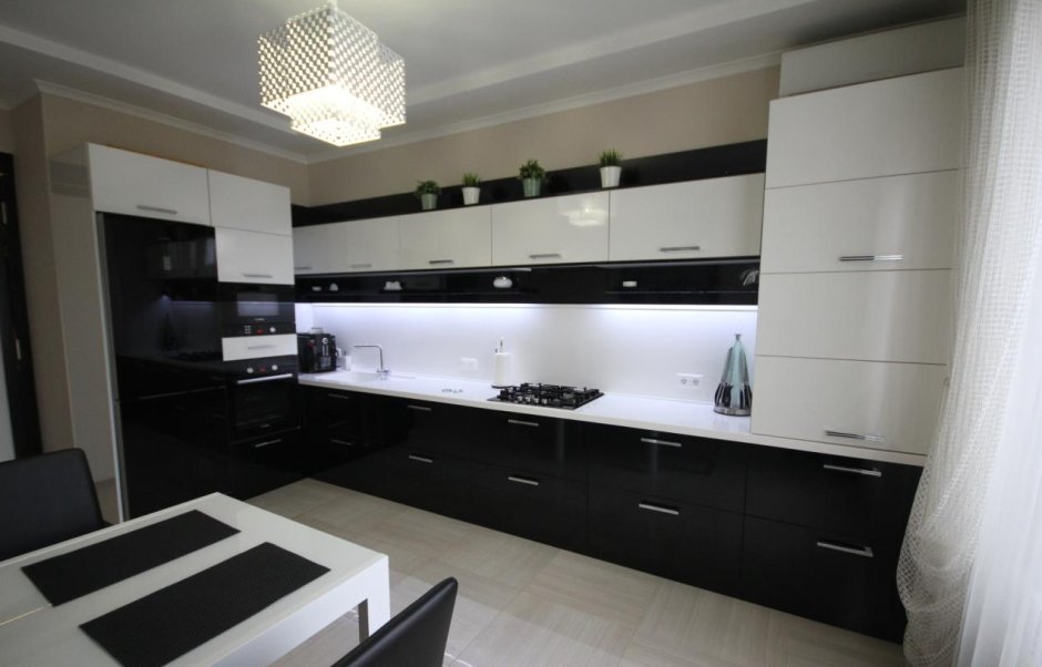 Кухня в черно белом цвете