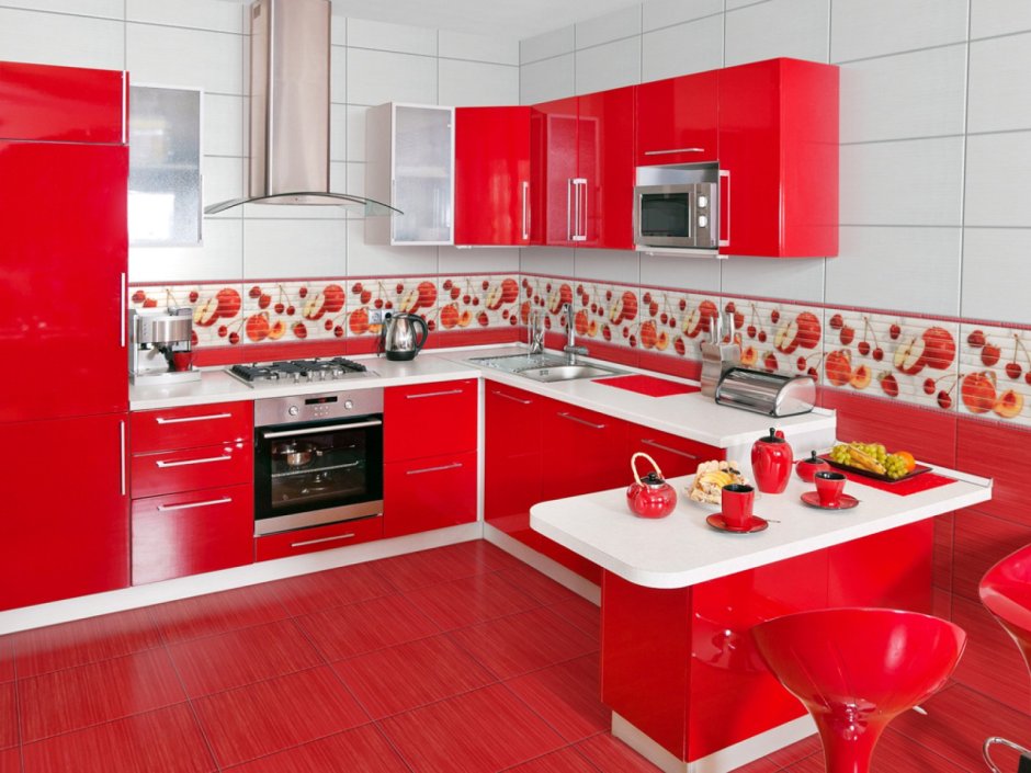 Кухонный гарнитур красного цвета
