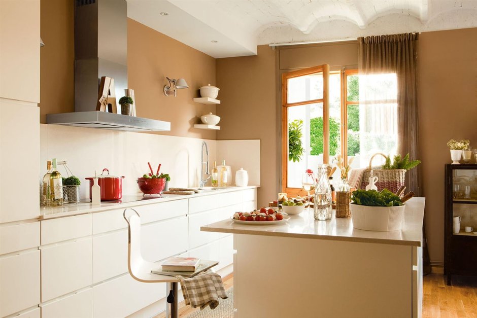 Кухня в бежевом и коричневом цвете