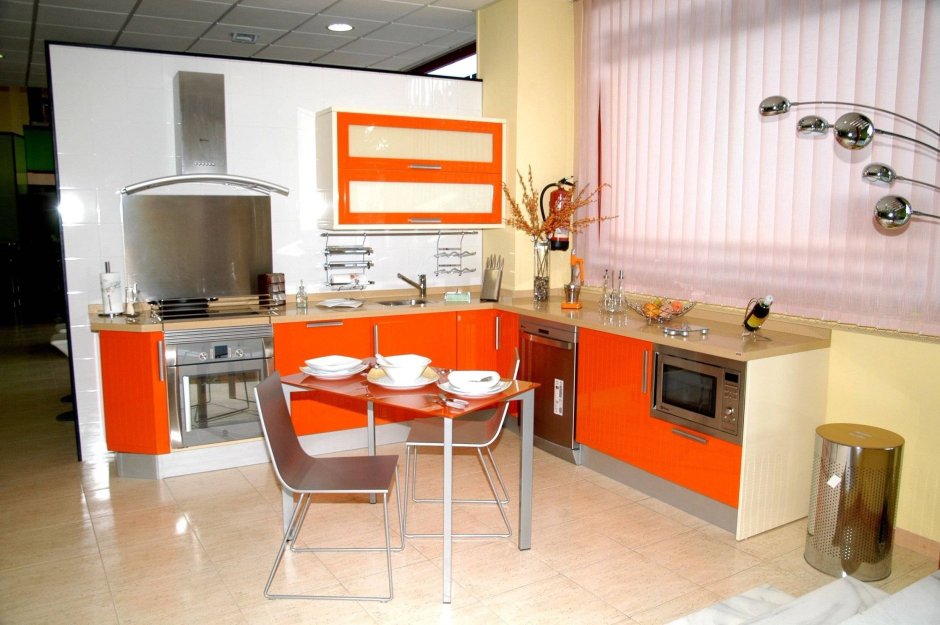 Оранжевые кухни Лорето
