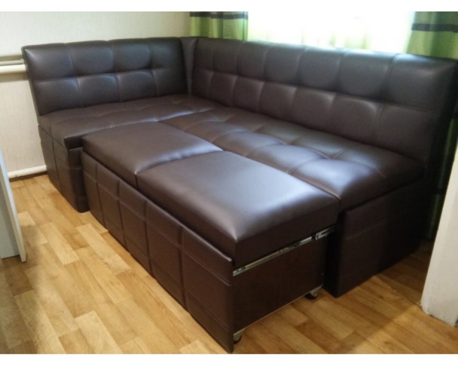 Полукруглый кухонный диван