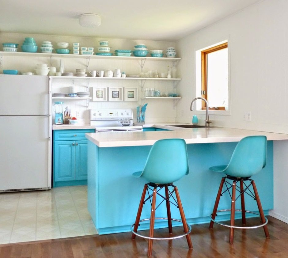 Кухонный остров бирюзового цвета