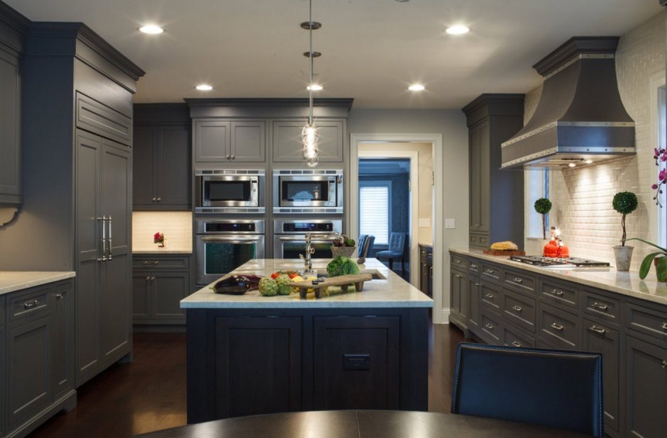 Интерьер серой кухни