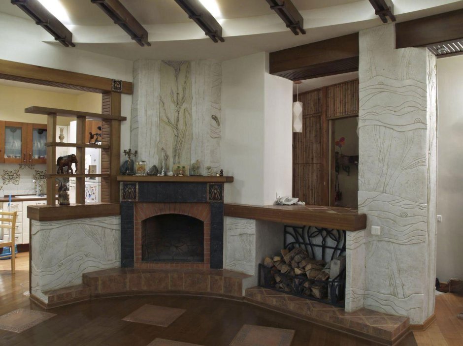 Кухня гостиная с камином