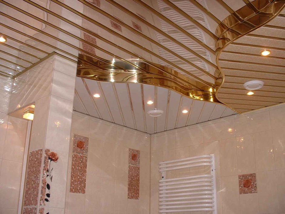 Реечный потолок в ванной комнате