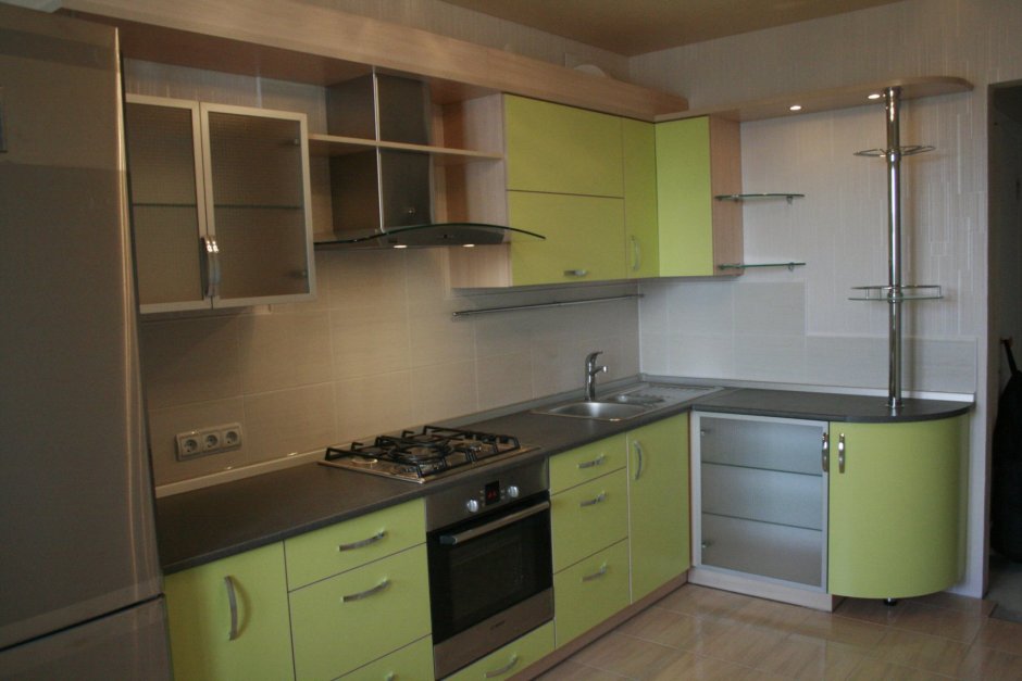 Встроенная кухня для маленькой кухни оливковая