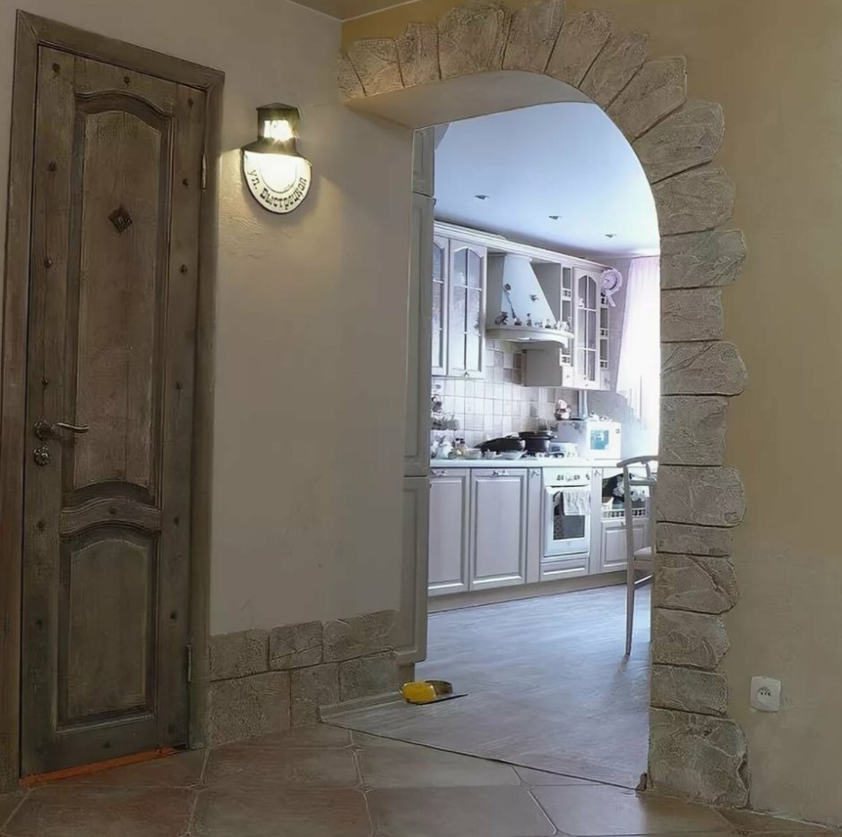 Проем из кухни в гостиную