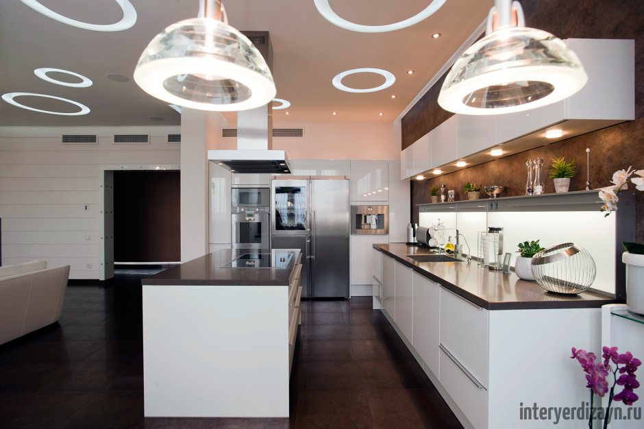 Дизайнерский свет на кухне