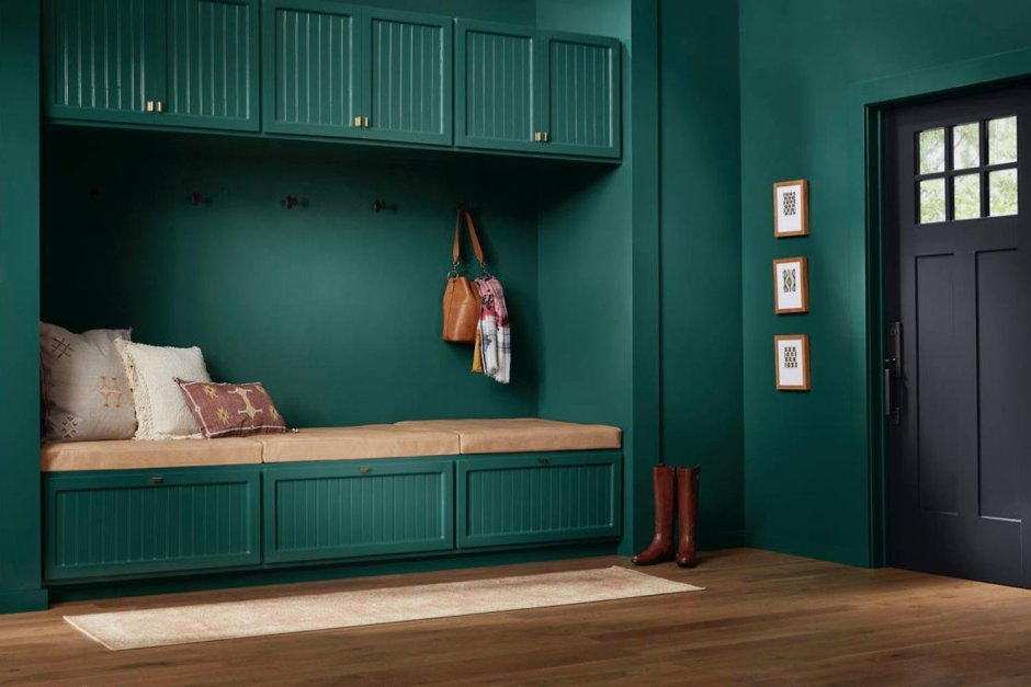 Шкаф оливкового цвета