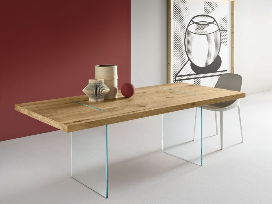 Дизайнерские стеклянные столы с деревянными ножками