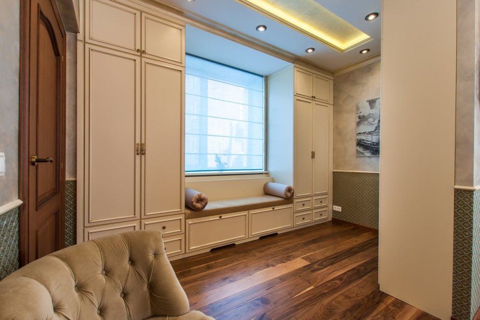 Интерьер комнаты со шкафом