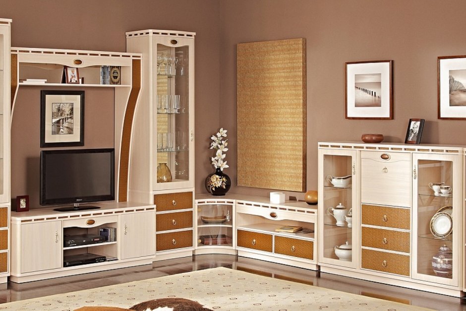 Шкафы-купе в гостиную с телевизором