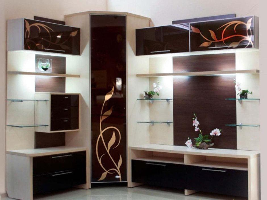 Угловой шкаф в зал