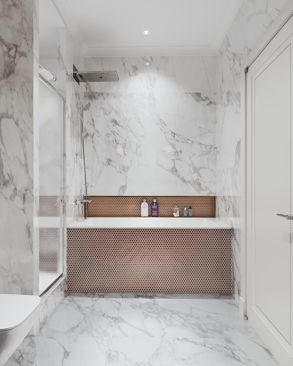 Интерьер санузла с душевой с отделкой под мрамор