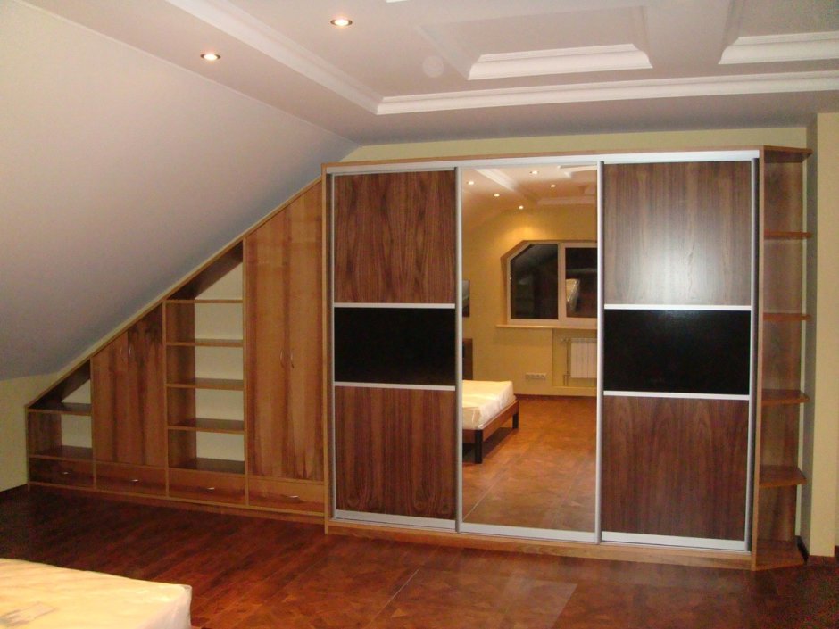 Полки на мансарде