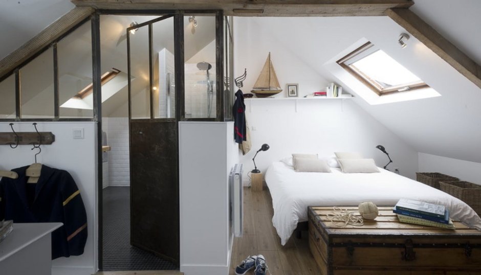 Спальня в стиле лофт с подвесным креслом