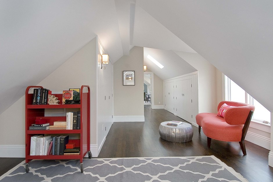 Шкаф на мансарде