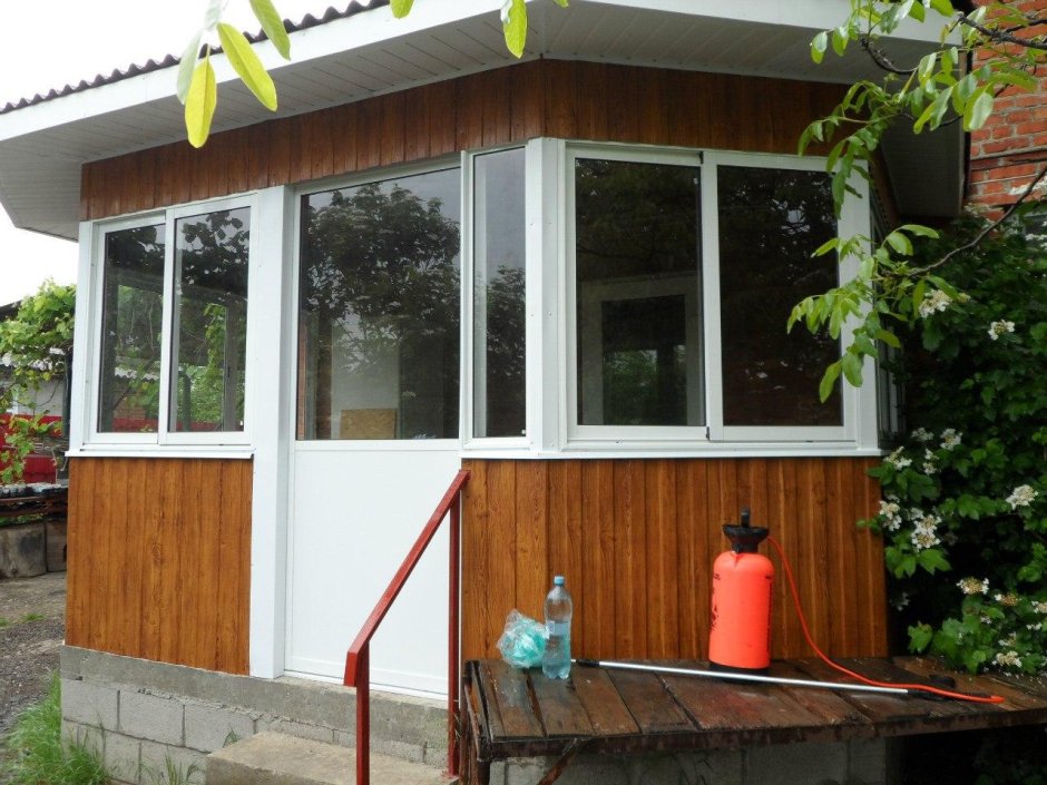 Пластиковая веранда