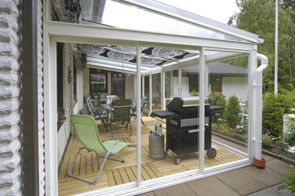 Безрамное остекление террасы