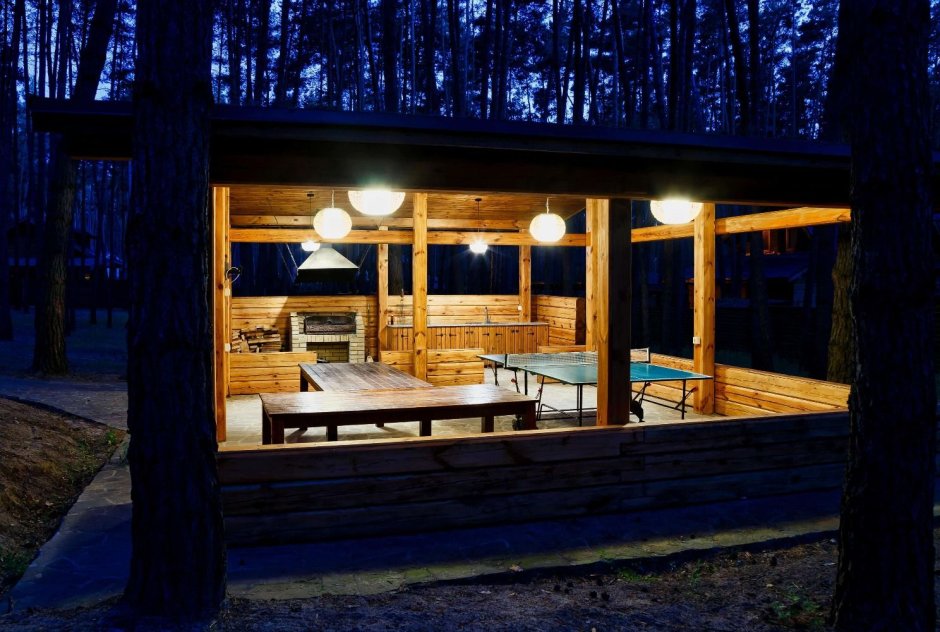 Двухэтажный дом с беседкой