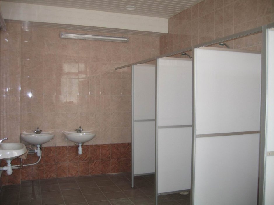 Душевая перегородка из пластиковых панелей