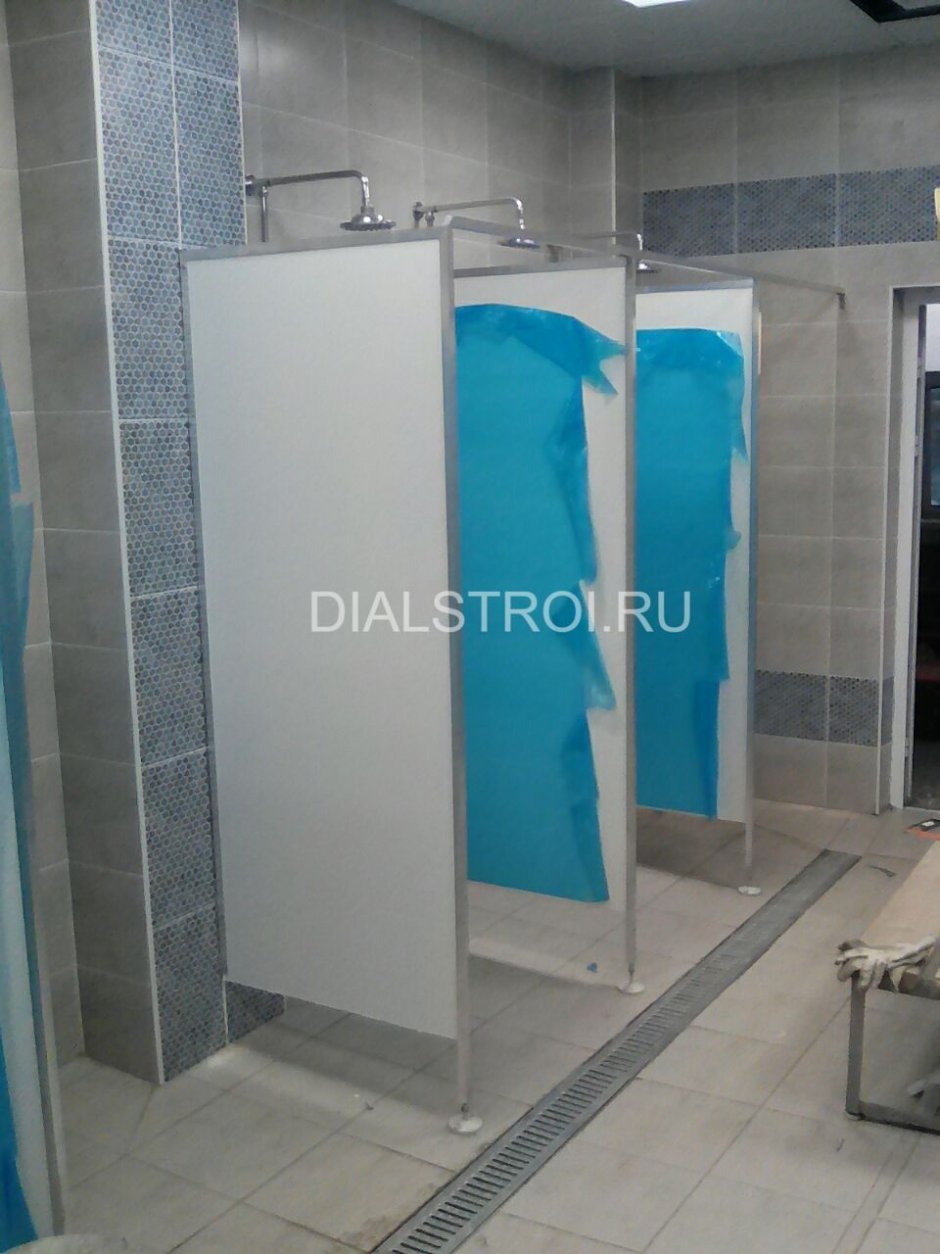 Матовая стеклянная перегородка в ванную