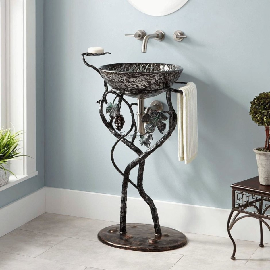 Кованая консоль под раковину